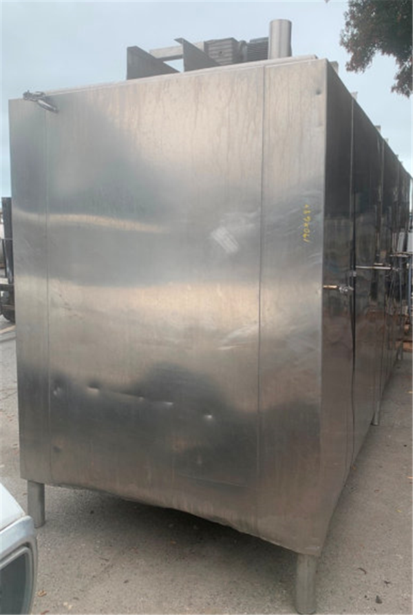 Three Compartment 5' W X 5' L, 3000 Gallon With Top Entry Agitators)